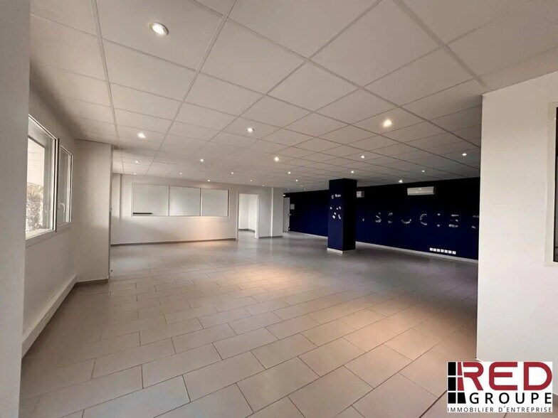 Office in Éguilles for lease - Building Photo - Image 2 of 7