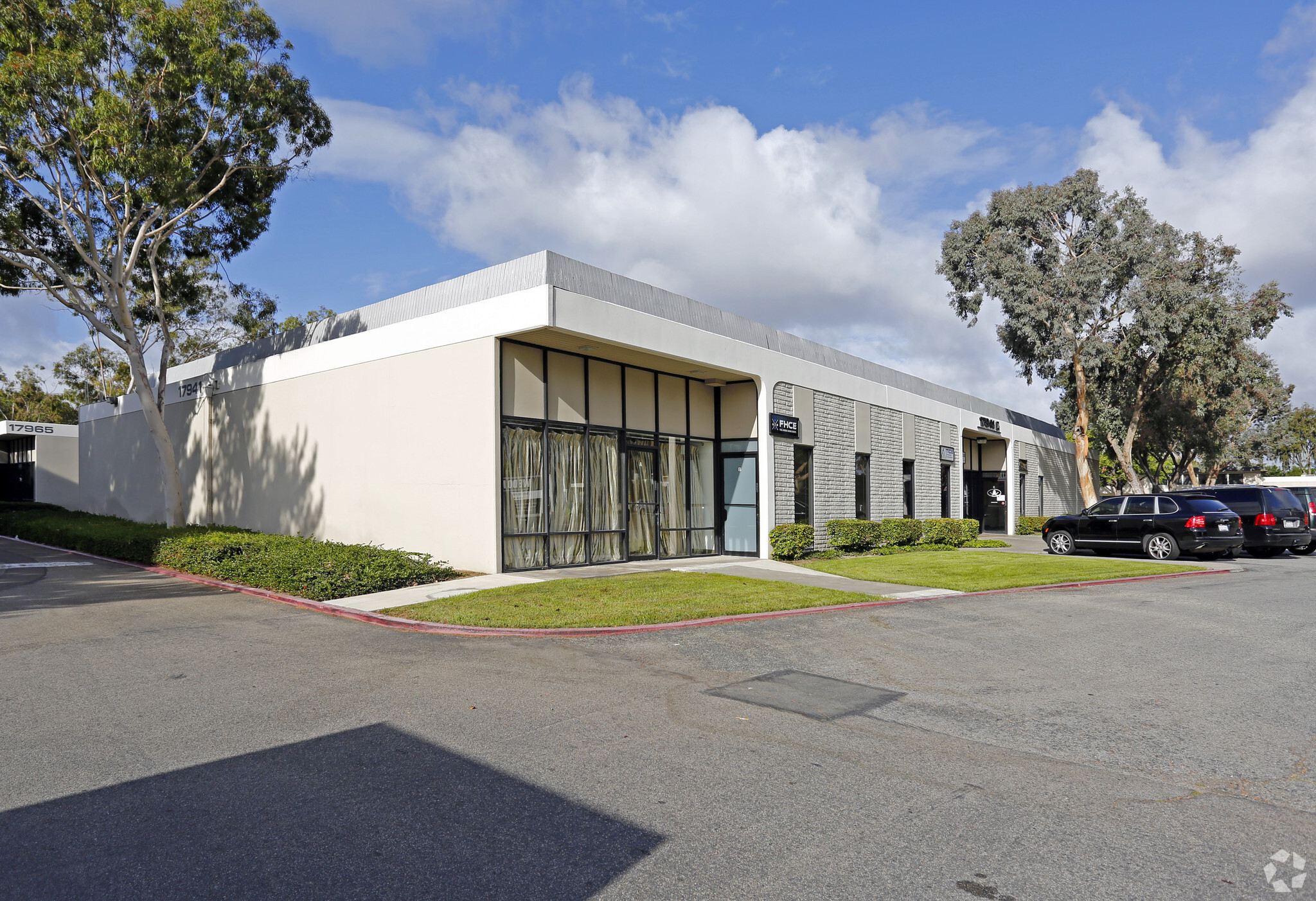 17941 Sky Park Cir, Irvine, CA for sale Primary Photo- Image 1 of 1