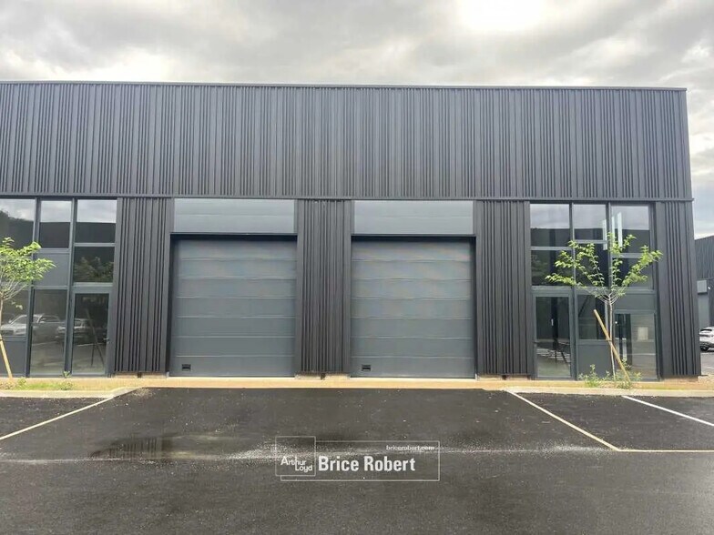 Flex in Trévoux for sale - Building Photo - Image 2 of 6