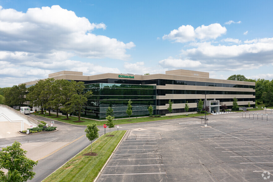 8600-8650 Governors Hill Dr, Cincinnati, OH for sale - Building Photo - Image 1 of 1