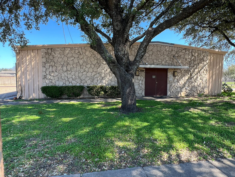 2710 Pierce St, Dallas, TX for sale - Building Photo - Image 2 of 17