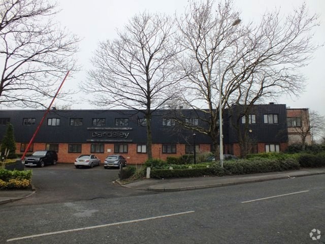 Globe Ln, Dukinfield for sale Primary Photo- Image 1 of 1