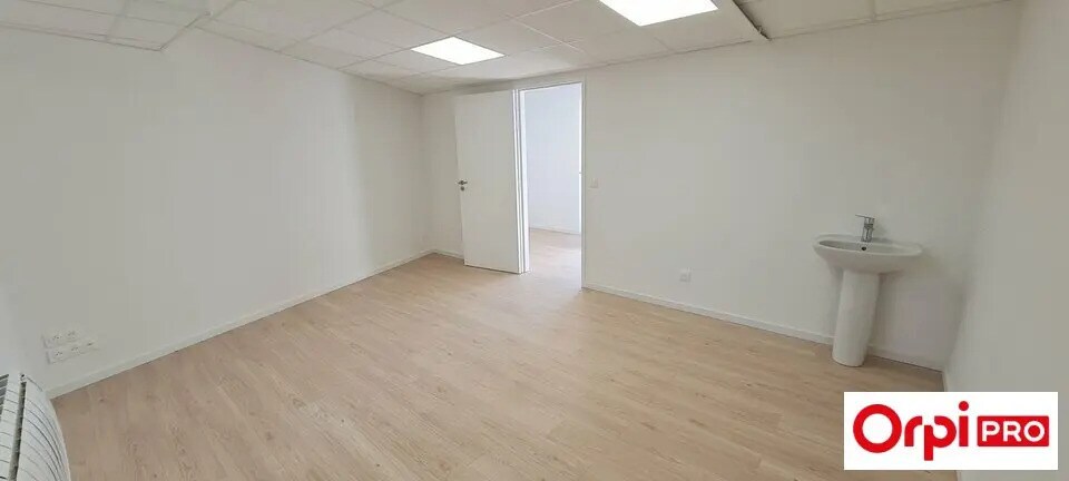 Office in Plérin for lease - Interior Photo - Image 2 of 6