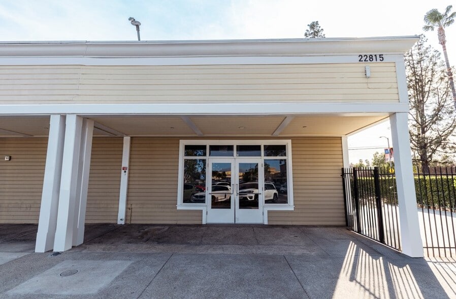 22815 Victory Blvd, West Hills, CA for lease - Building Photo - Image 3 of 6
