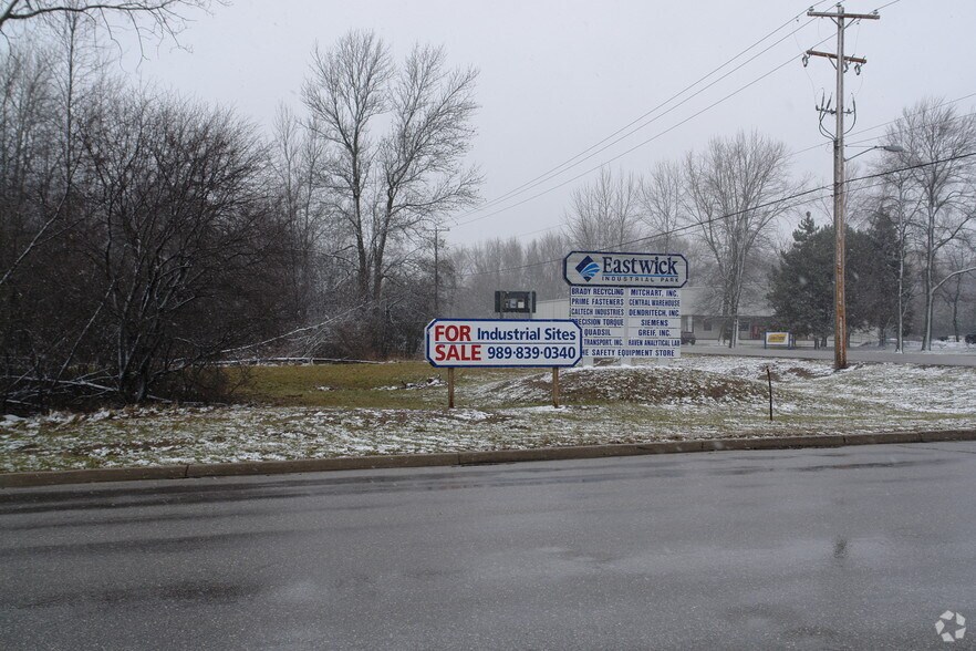 Schuette Rd Waldo Ave, Midland, MI 48642