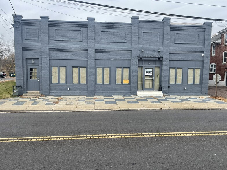 1321 W Broad St, Quakertown, PA for lease - Building Photo - Image 1 of 16