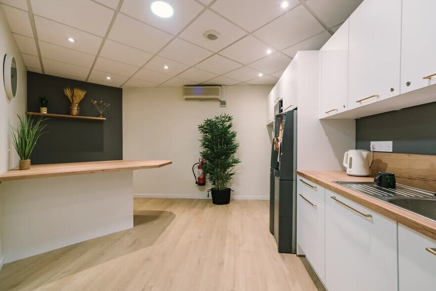26 Avenue Gustave Eiffel, Mérignac for lease - Interior Photo - Image 3 of 5