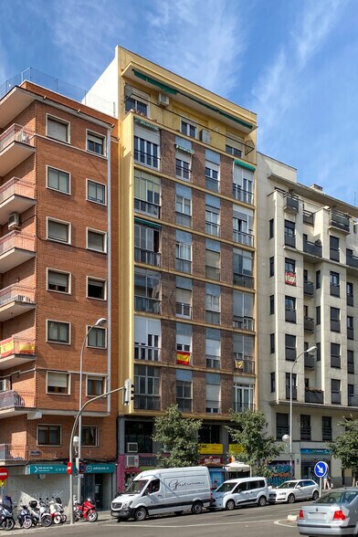 Multifamily in Madrid, Madrid for sale - Building Photo - Image 2 of 2