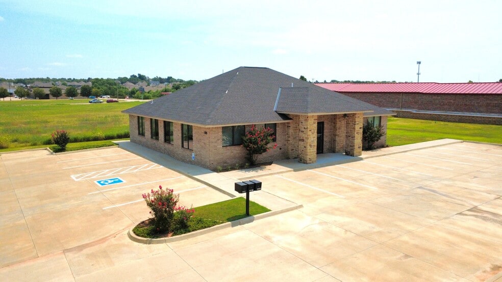 1140 NW 192nd St, Edmond, OK for lease - Building Photo - Image 1 of 25
