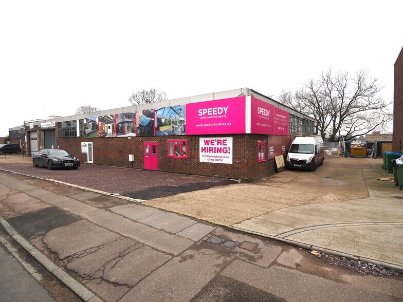 3 Foundry Ln, Horsham for sale - Primary Photo - Image 1 of 1