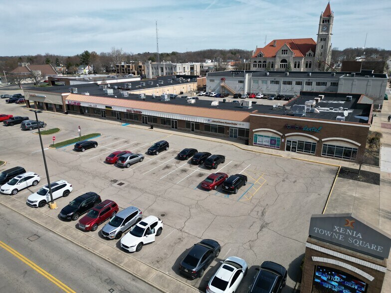 138 Xenia Towne Sq, Xenia, OH for lease - Primary Photo - Image 1 of 11