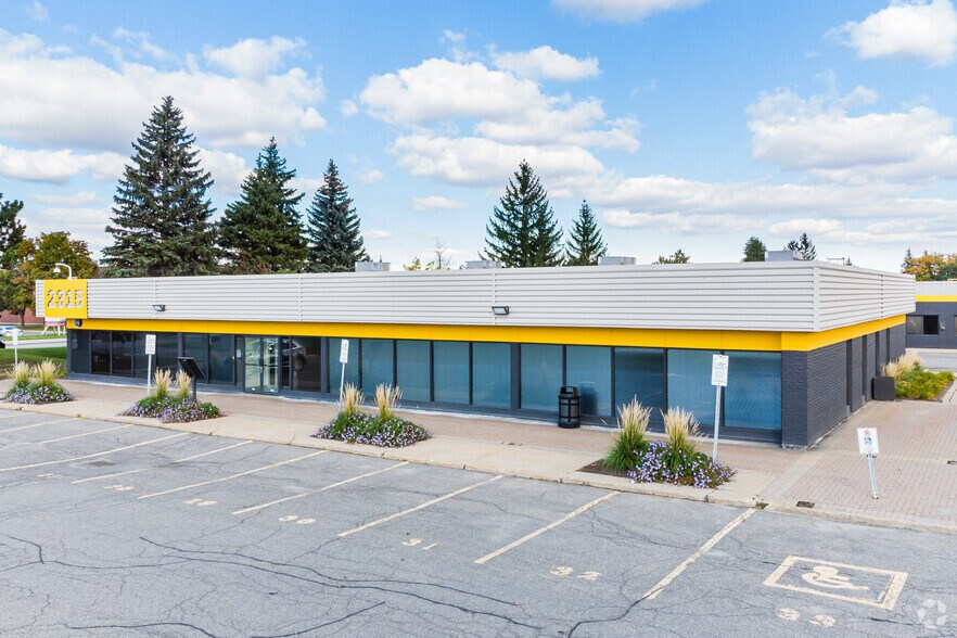 2315 St Laurent Blvd, Ottawa, ON K1G 4J8