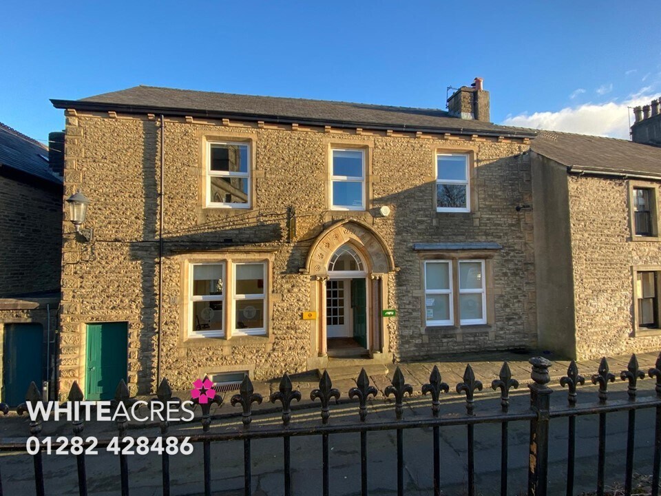 2 Church Brow, Clitheroe for sale Primary Photo- Image 1 of 1