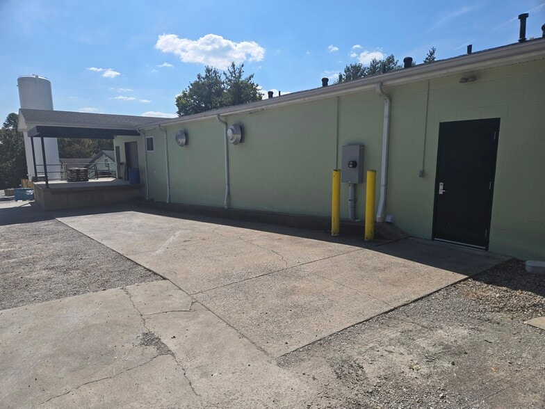 5157 Taylorsville Rd, Finchville, KY for lease - Building Photo - Image 2 of 8