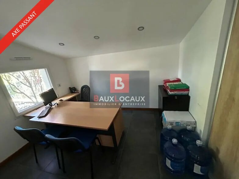Office in Marignane for lease - Building Photo - Image 1 of 12