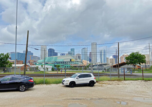 2220 Commerce St, Houston, TX for lease Building Photo- Image 2 of 6