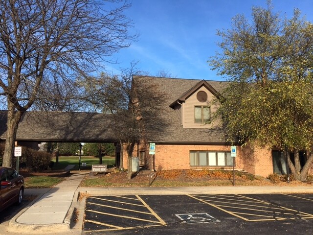 690 E Terra Cotta Ave, Crystal Lake, IL for sale Building Photo- Image 1 of 1