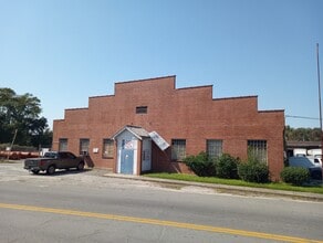 311 Stiles Ave, Savannah, GA for lease Building Photo- Image 1 of 5