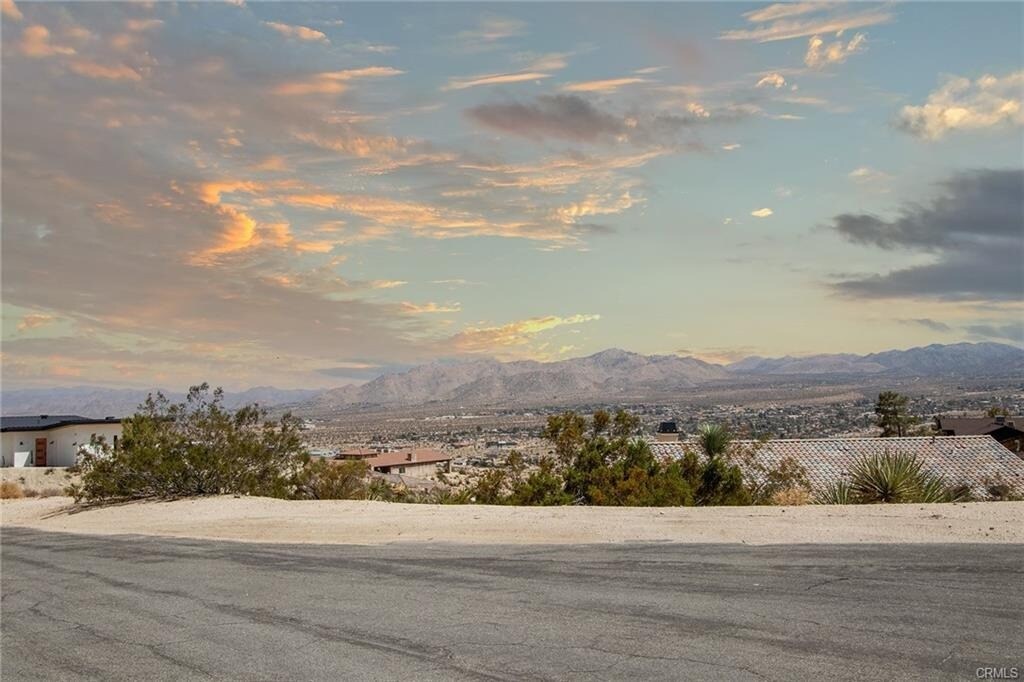 999 Mandarin Rd, Yucca Valley, CA for sale Primary Photo- Image 1 of 11