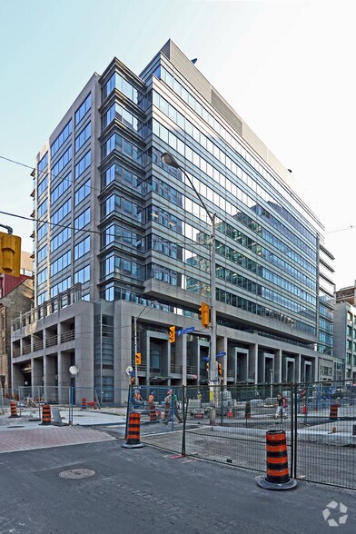 129-131 Queen St, Ottawa, ON for lease - Building Photo - Image 2 of 4