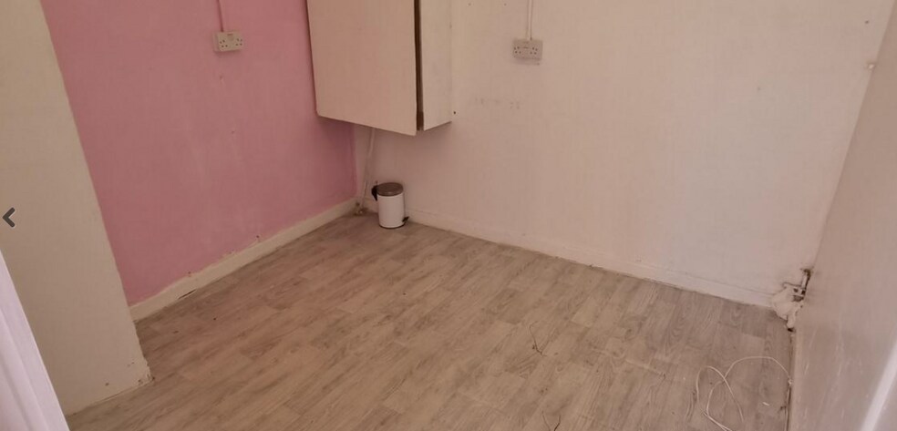 22 Castle St, Trowbridge for lease - Building Photo - Image 2 of 3