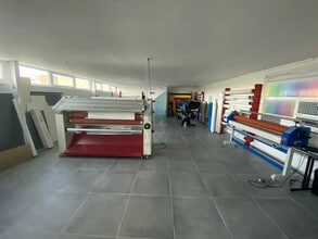 Flex in Boissy-l'Aillerie for lease Interior Photo- Image 1 of 8