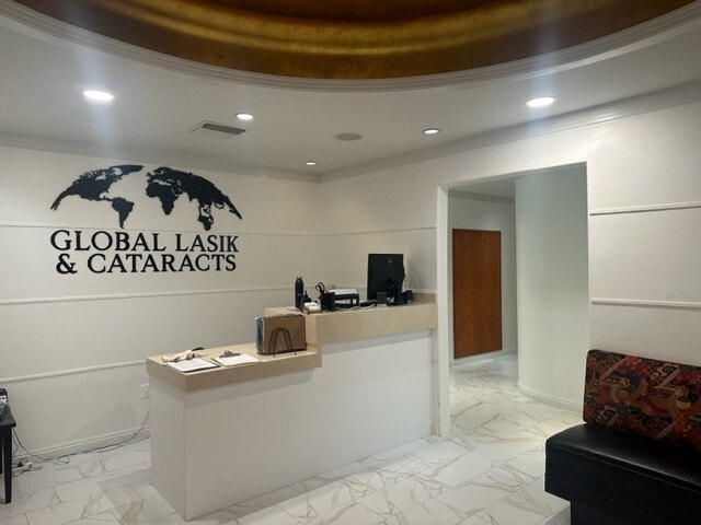 11600 Wilshire Blvd, Los Angeles, CA for lease - Building Photo - Image 2 of 23