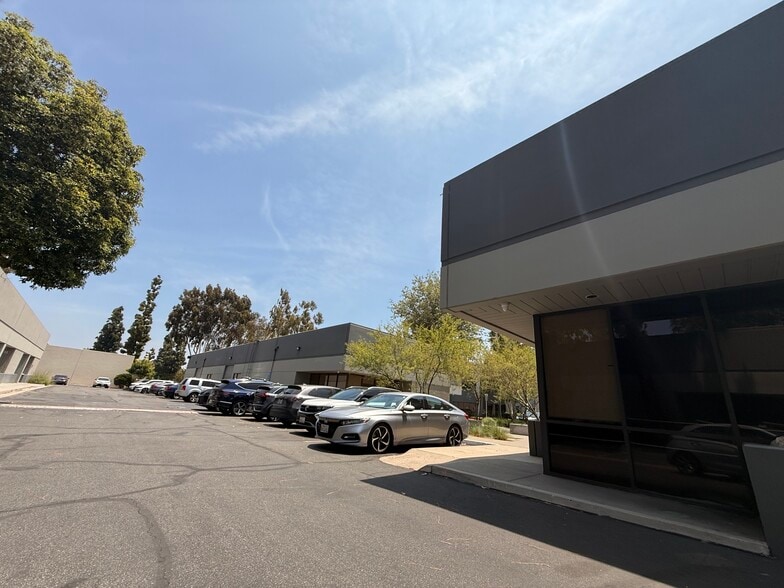 11721 Telegraph Rd, Santa Fe Springs, CA for lease - Building Photo - Image 3 of 6