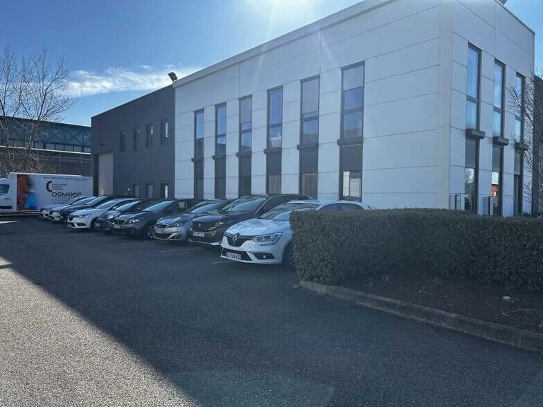 4 Rue De L'Arsenal, Vénissieux for lease - Building Photo - Image 2 of 11