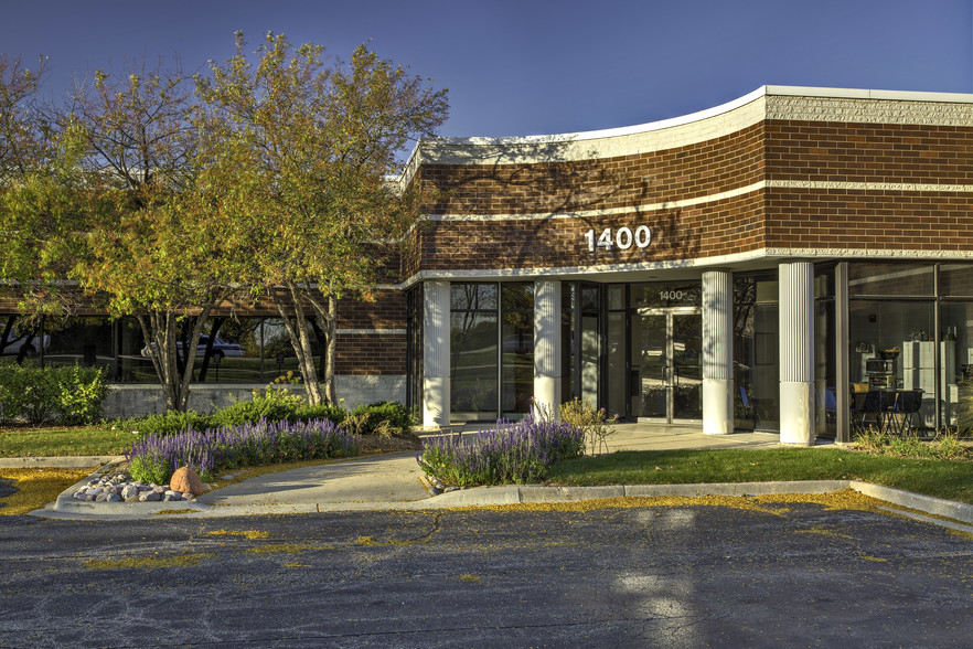 1400 E Lake Cook Rd, Buffalo Grove, IL for lease - Building Photo - Image 1 of 1