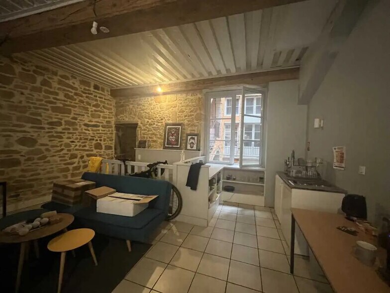 Office in Lyon for lease - Interior Photo - Image 2 of 8