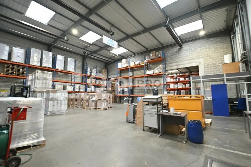 Flex in Miribel for sale - Interior Photo - Image 3 of 12