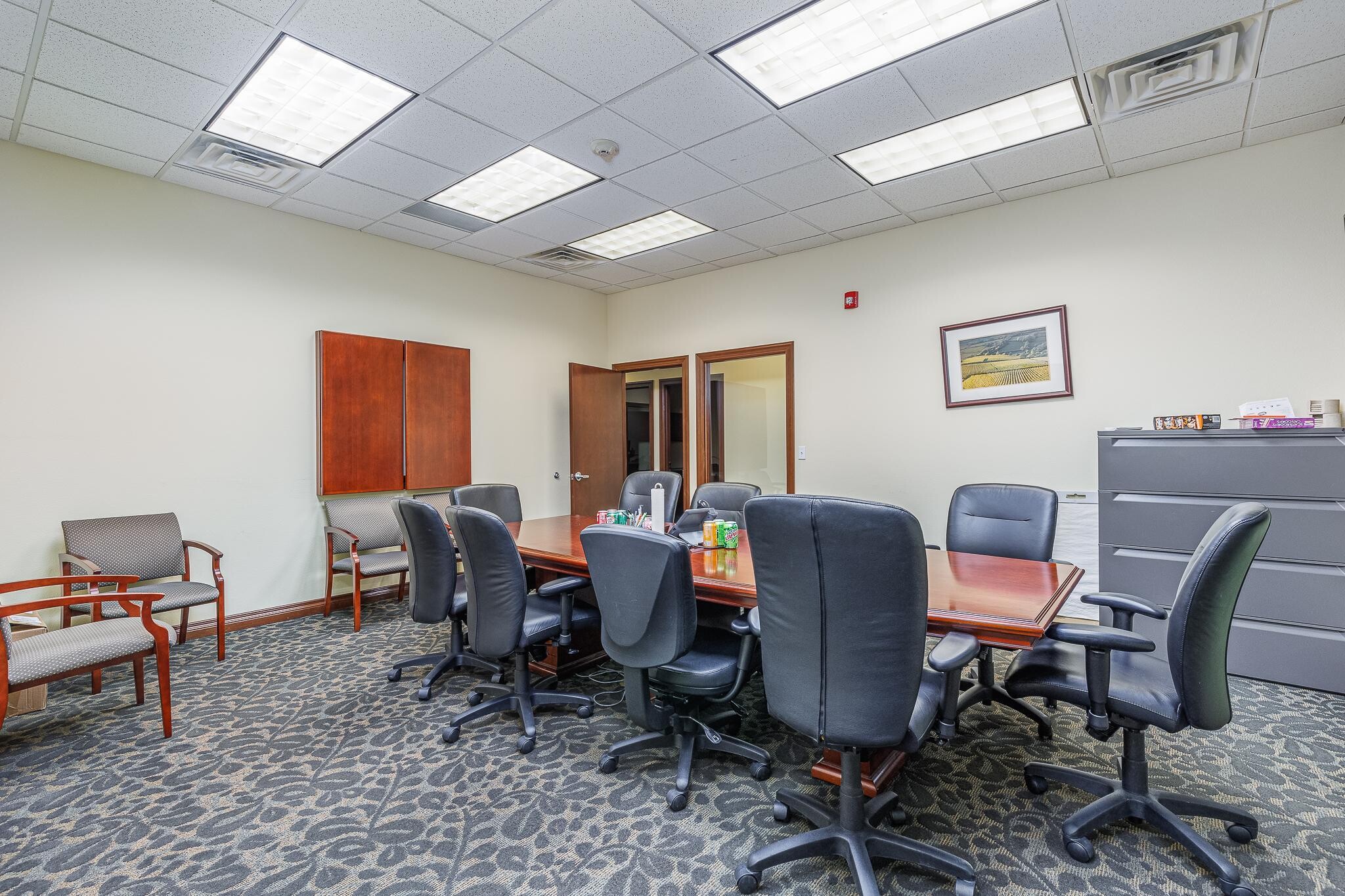 8121 W Grandridge Blvd, Kennewick, WA for lease Interior Photo- Image 1 of 2