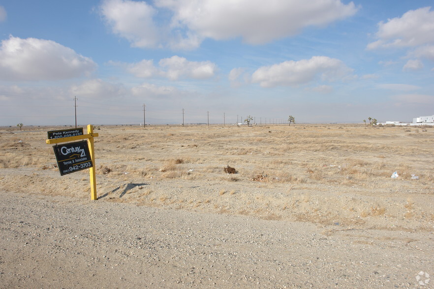 Avenue H, Lancaster, CA for sale - Building Photo - Image 2 of 3