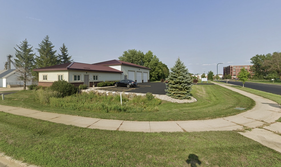 8 Assets for Sale- Price Reduced! portfolio of 8 properties for sale on LoopNet.com - Building Photo - Image 2 of 8