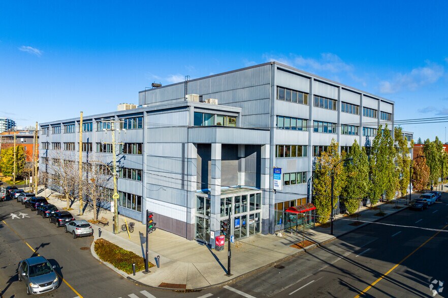 1415 Rue Jarry E, Montréal, QC for sale - Primary Photo - Image 1 of 9