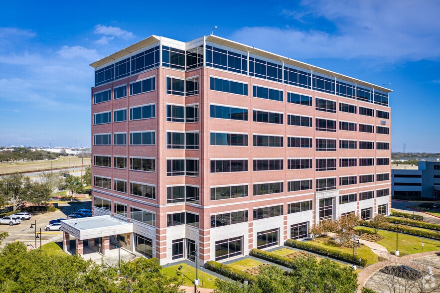 13131 Dairy Ashford Rd, Sugar Land, TX for lease - Building Photo - Image 1 of 10