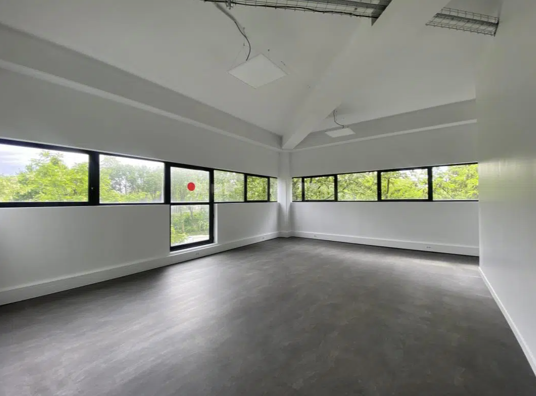 12 Chemin Du Moulin Basset, Saint-Denis for lease Building Photo- Image 1 of 7