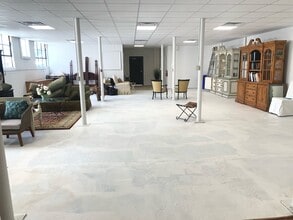 4401-4417 Cambridge Rd, Jacksonville, FL for lease Interior Photo- Image 2 of 5