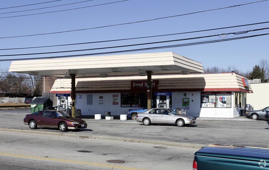 1353 Park Ave, Cranston, RI for sale - Primary Photo - Image 1 of 1