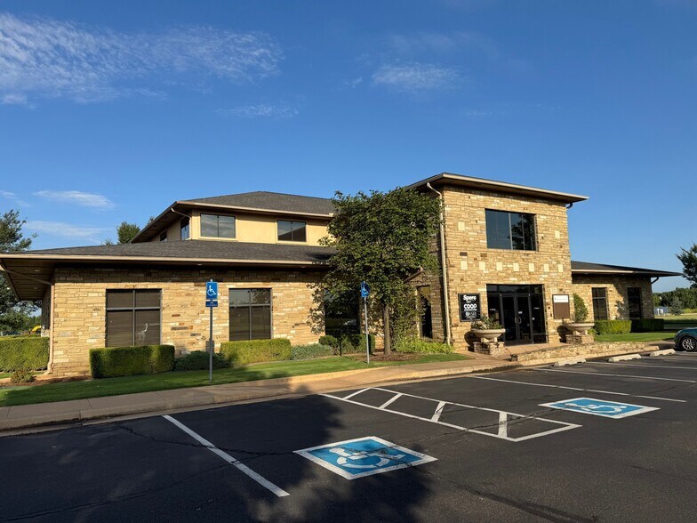 2600 S Kelley Ave, Edmond, OK for sale - Building Photo - Image 2 of 3