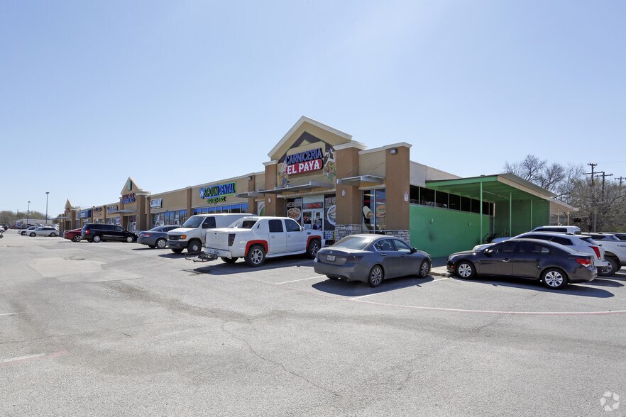 1500-1524 E Abram St, Arlington, TX for lease - Building Photo - Image 2 of 5