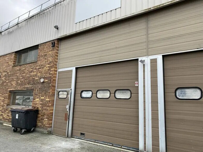 Flex in Lisses for lease - Building Photo - Image 3 of 6
