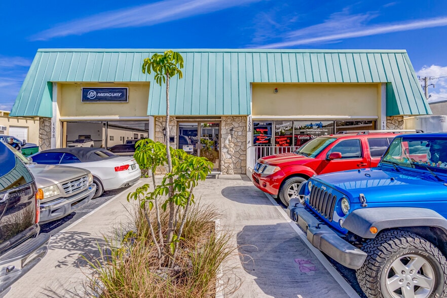 1508 Cypress Dr, Jupiter, FL for sale - Building Photo - Image 2 of 8