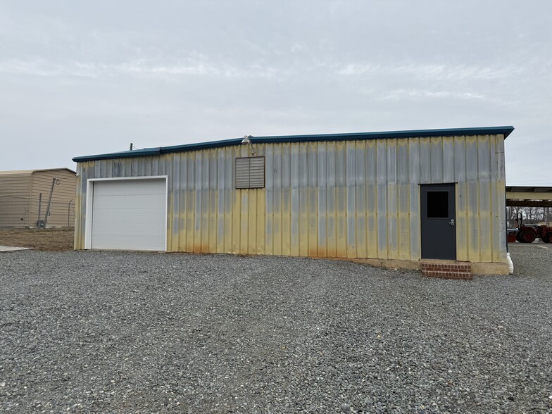 110 McNeill Rd, Sanford, NC for lease - Building Photo - Image 1 of 4