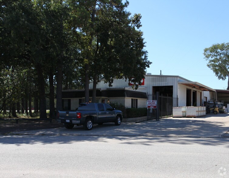 118 Commercial Cir, Conroe, TX for sale - Building Photo - Image 1 of 1
