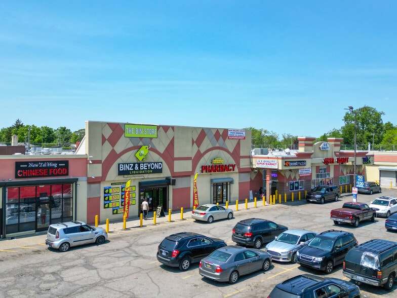 15510-15690 Joy Rd, Detroit, MI for lease - Building Photo - Image 3 of 8