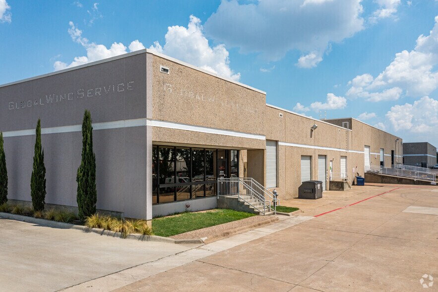 1408 W Main St, Carrollton, TX for lease - Building Photo - Image 1 of 7