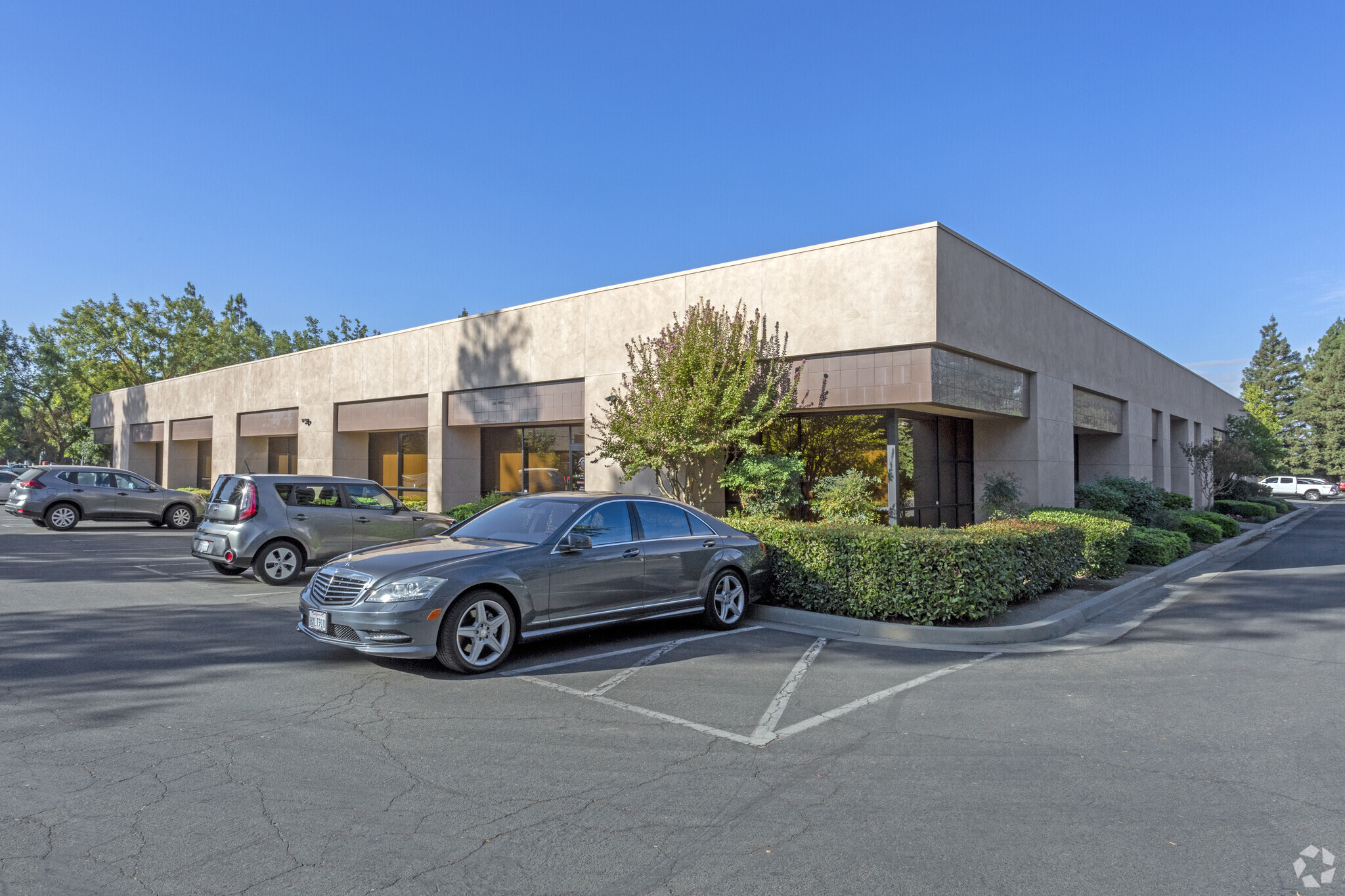 2520-2540 W Shaw Ln, Fresno, CA 93711 - West Shaw Office Space | LoopNet