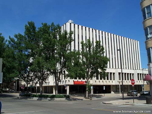 400 E Broadway Ave, Bismarck, ND for sale Primary Photo- Image 1 of 1